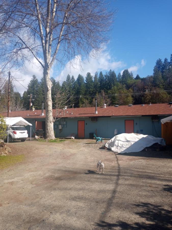 Bigfoot Rv & Cabins Park Happy Camp 外观 照片